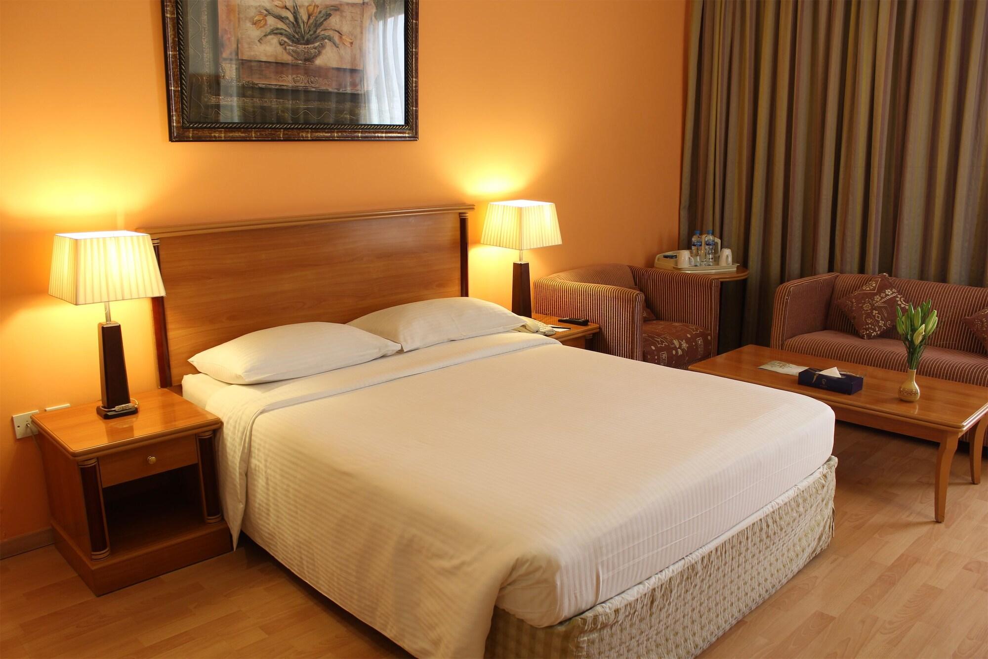 Le Royal Express Salmiya Hotel Exterior photo