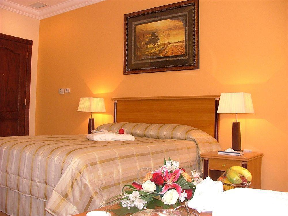 Le Royal Express Salmiya Hotel Exterior photo