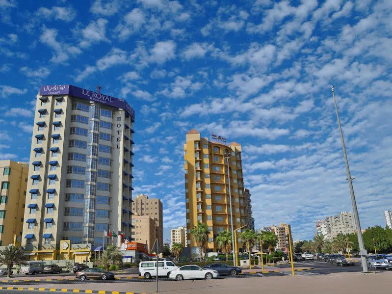 Le Royal Express Salmiya Hotel Exterior photo
