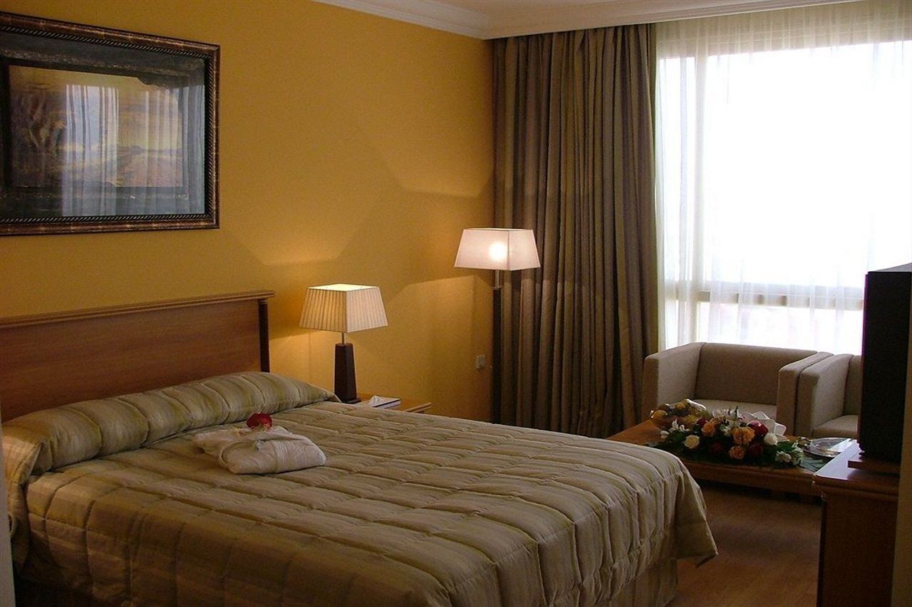 Le Royal Express Salmiya Hotel Exterior photo